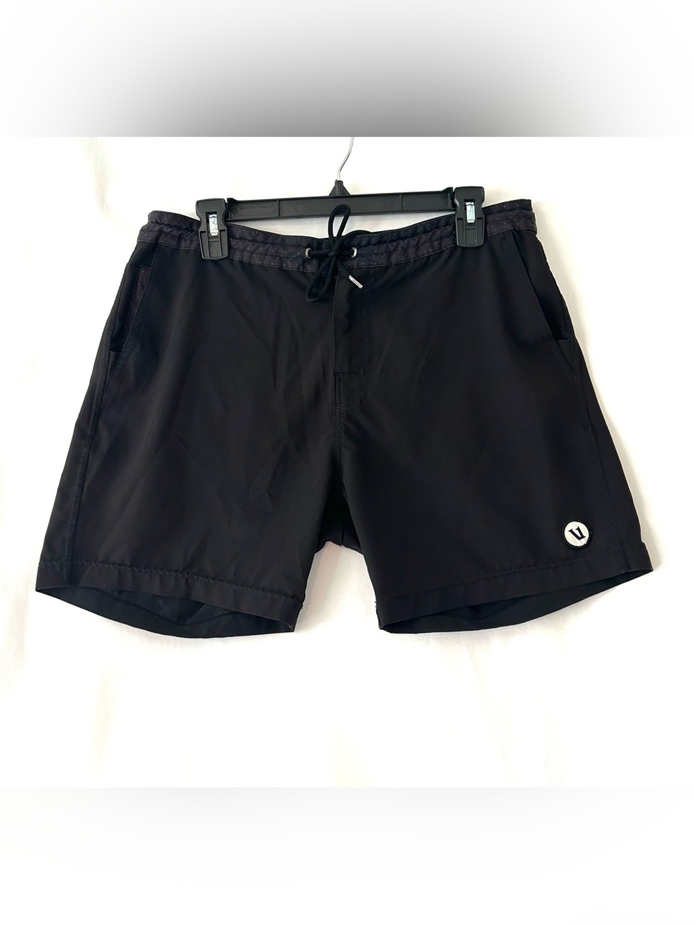 Vuori Bahia Board Shorts Men SzM Black/White Dot Detail 5.5” Inseam Drawstring